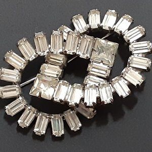 Hallmarked Weiss VINTAGE brooch